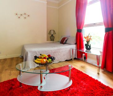 1 bedroom flat to rent - Photo 2