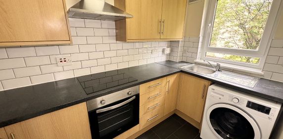 2 Bed, First Floor Flat - Photo 2