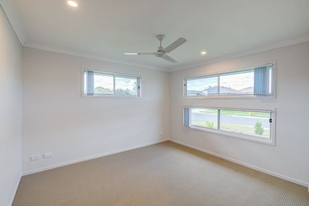 Brand-New Family Home in Park Lane Reserve! - Photo 3