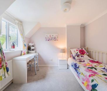 4 bedroom detached house to rent - Photo 4