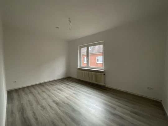 Geräumige 2-Zimmer-Wohnung in Wilhelmshaven City mit Badewanne! - Photo 1