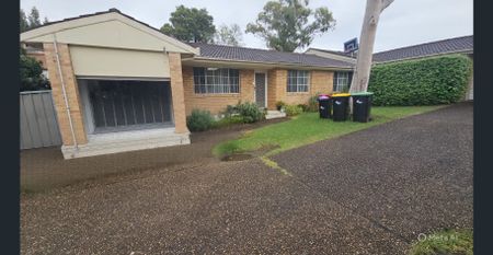 Spacious 4-Bedroom Villa in a Convenient Location - Photo 5