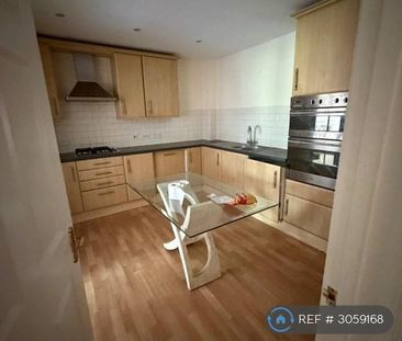 1 bedroom in a flat share to rent - Photo 5