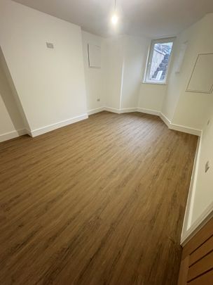 Meanwood Road, Leeds, West Yorkshire - Photo 1