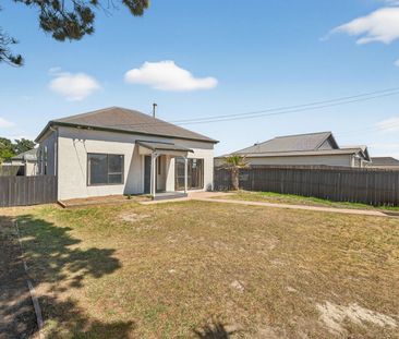 Character-Filled 4 Bedroom Home - One Block from the Beach! - Photo 6