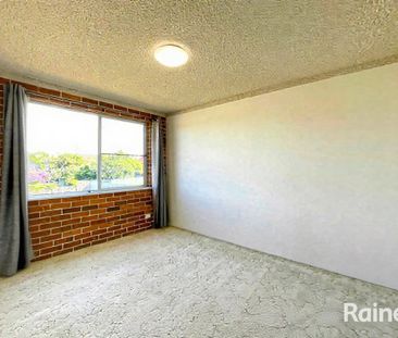 Walking distance to town centre - 2 bedroom unit including water - Photo 5