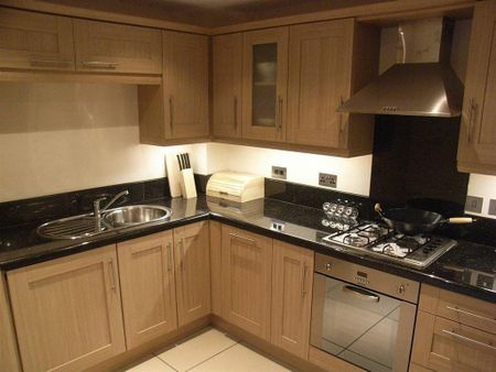 2 bedroom flat to rent - Photo 4