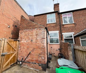 2 bedroom End of terrace house to rent - Photo 2