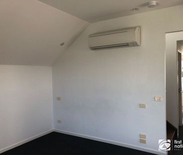 Inner Jetty living with stunning views - Photo 1