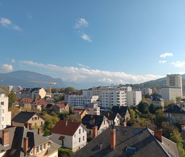 CHAMBERY Superbe T3 meublé en dernier étage avec terrasse – ref 547 - Photo 4