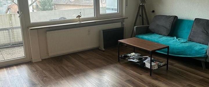 Modernisierte & möblierte 1,5-Zimmer-Wohnung mit Balkon in Stuttg - Photo 1