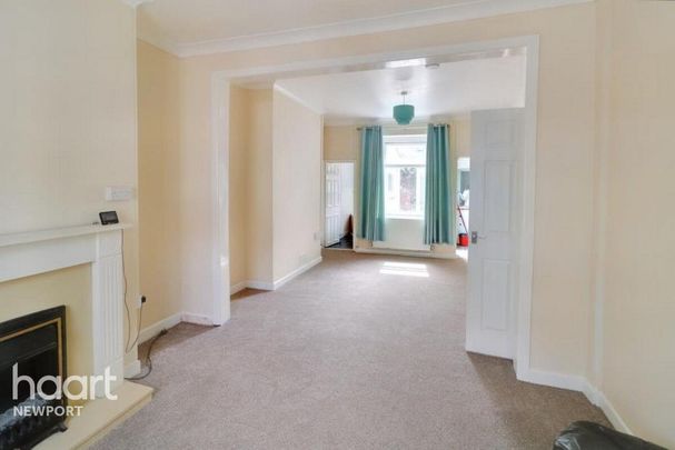 2 bedroom end of terrace house to rent - Photo 1