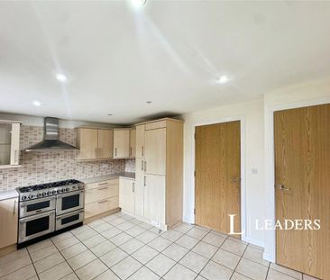 3 bedroom terraced house to rent - Photo 4