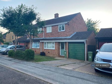 3 bedroom semi-detached house to rent - Photo 2