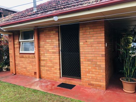 Cute Scarborough Flat with Outdoor Amenities - Photo 2