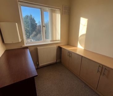 Kirkstall Road - Photo 2