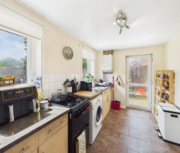 2 BED Semi-detached house To rent - Photo 6