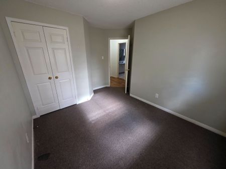 For Lease - 199 Livingstone Street, Barrie, Ontario - Photo 5