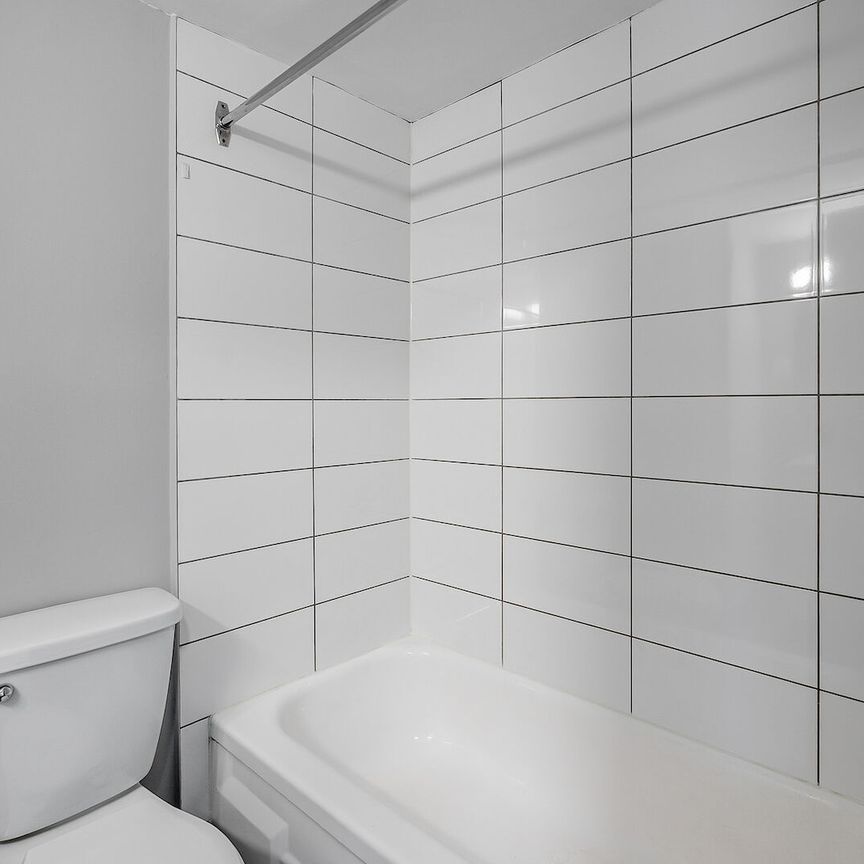 1225 Saint Marc Street, Montréal, QC - Photo 1