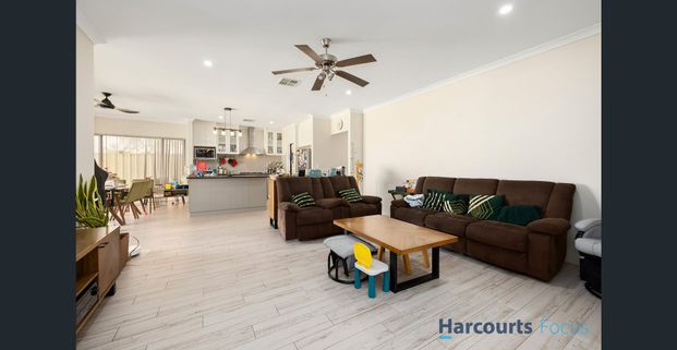 Modern 3x2 in a great location - Photo 1