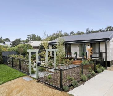 Stunning Renovated cottage - Photo 5