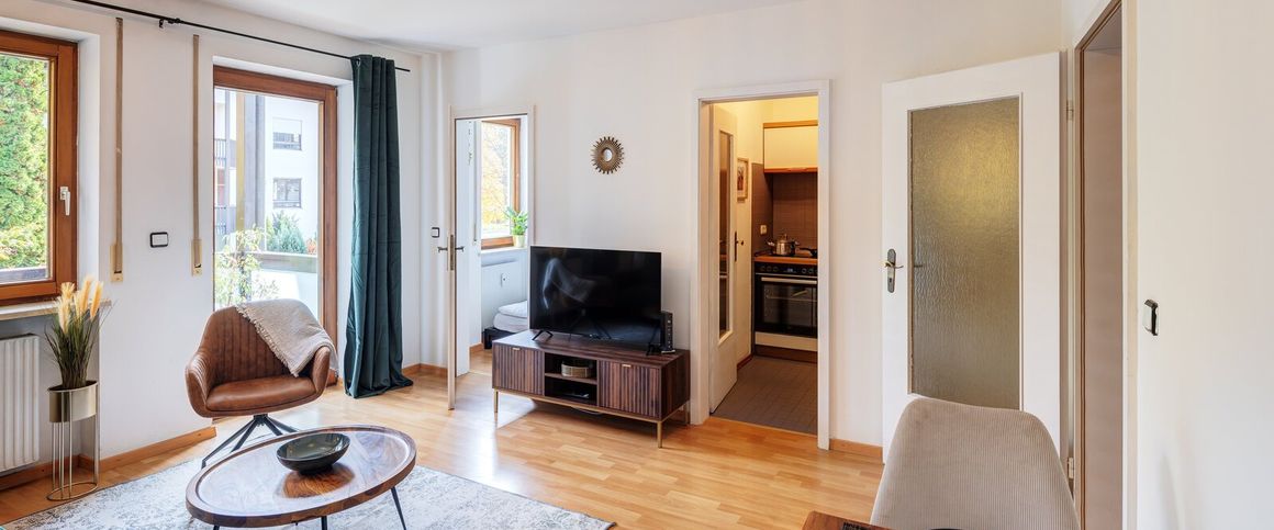 Newly furnished 1.5-room apartment near Perlach station - Foto 1