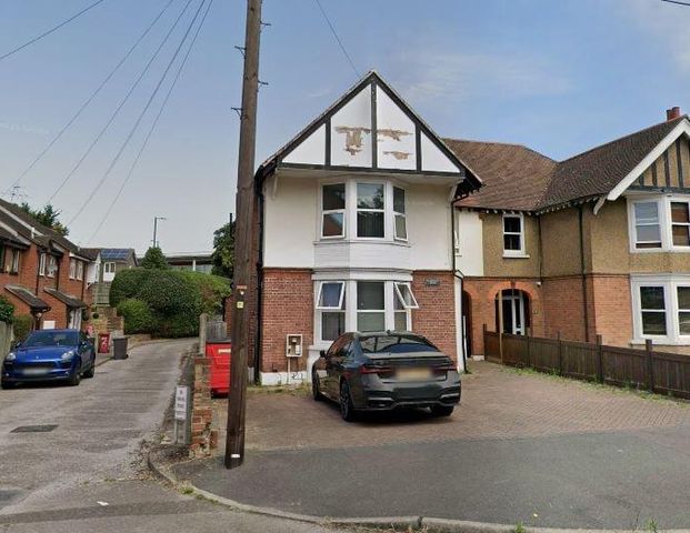 1 bedroom in a house share to rent - Photo 1