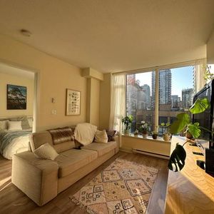 2BR+ Condo For Rent available November 1st in Yaletown - Photo 3