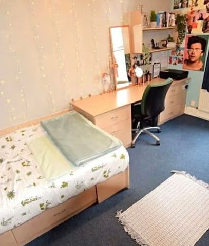 4 Bed - 14 Elizabeth Street, Hyde Park, Leeds - LS6 1JF - Student - Photo 2