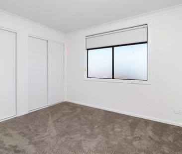 Modern 2-Bedroom Townhome for Lease in Kalkallo - Photo 2