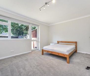 3 bedroom flat to rent - Photo 6