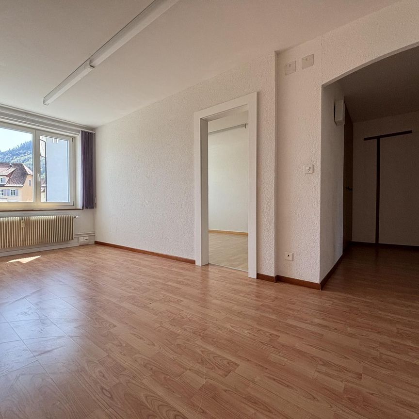 Schöne 4-Zimmer-Wohnung im Herzen von Tavannes - Photo 1