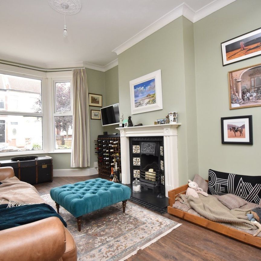 Myrtledene Road, London, SE2 - Photo 1