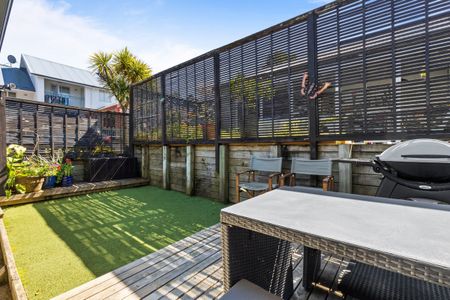 69 Winery Way, Henderson - Photo 2
