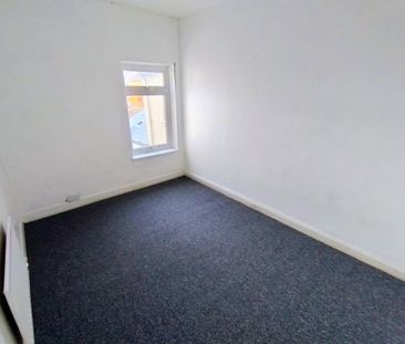 3 bedroom apartment to rent - Photo 2