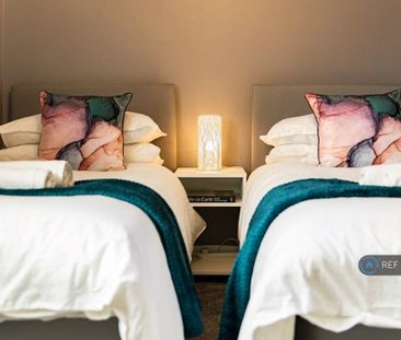 3 bedroom semi-detached house to rent - Photo 5