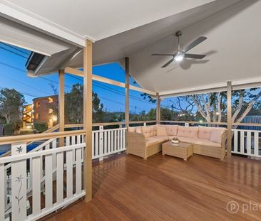 Stylish home in enviable location - Photo 2