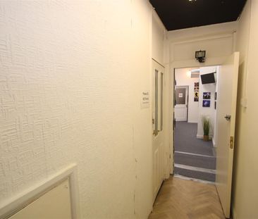 1 bedroom Flat to let - Photo 4