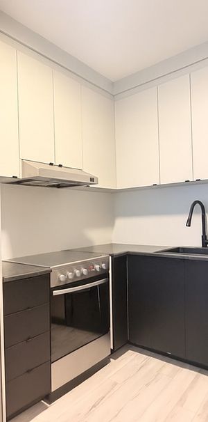 3 1/2 Semi-Meublé Dans Le Vieux-Qc - Photo 1