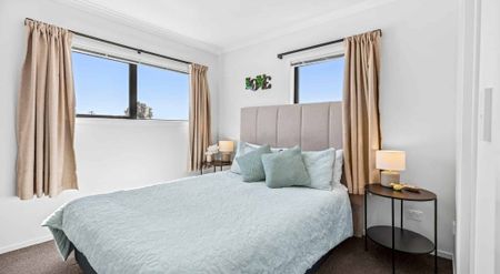 Fully Furnished two Bedroom Home - Photo 5