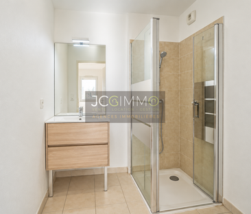 Location Appartement 1 pièce 38m² SOLLIES PONT 83210 - Photo 4
