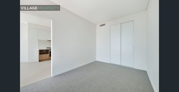Modern One Bedroom with Study and Carpark - Photo 1