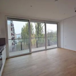 Luxuswohnung im Triiiple, tolle Ausstattung - Photo 1