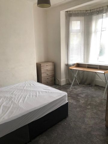 5 bedroom terraced house to rent - Photo 2