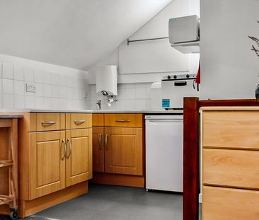 Bedsit, Waverley Road, BS6 - Photo 4