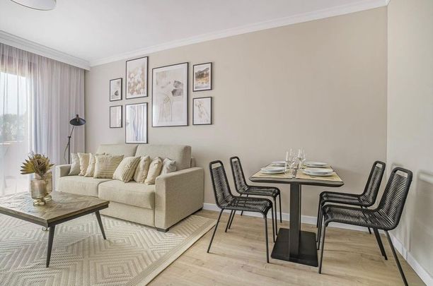 3 bedroom luxury penthouse for rent in Estepona, Andalusia - Photo 1