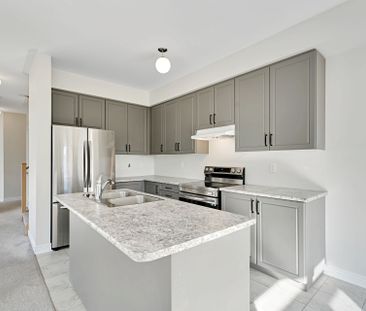 For Lease - 41 Bentgrass Drive, Welland, Ontario - Photo 3