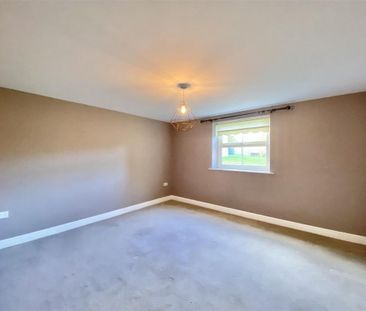 4 bedroom barn conversion to rent - Photo 2
