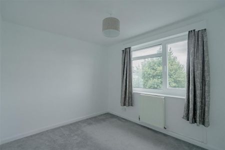 3 bedroom apartment to rent - Photo 2