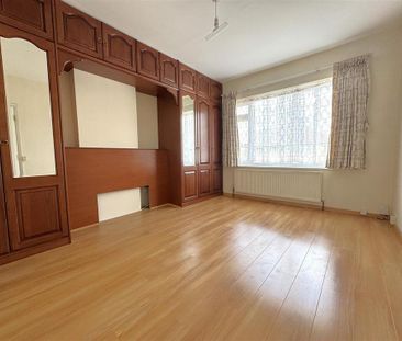 4 bedroom semi-detached house to rent - Photo 6